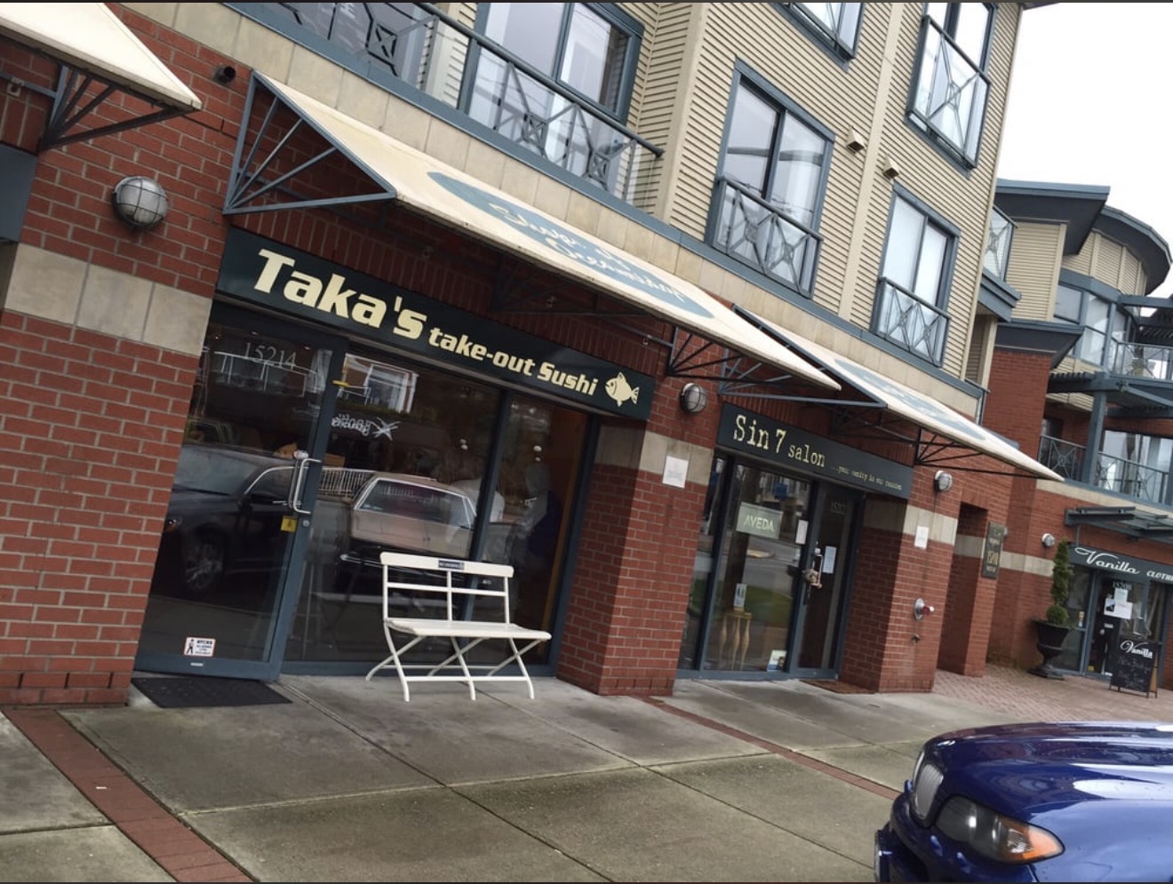 Taka’s 最初在白石镇的外带寿司店门面,保留旧门牌号码15214